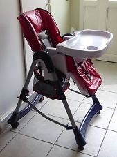 chaise haute de bébé avec une faible inclinaison